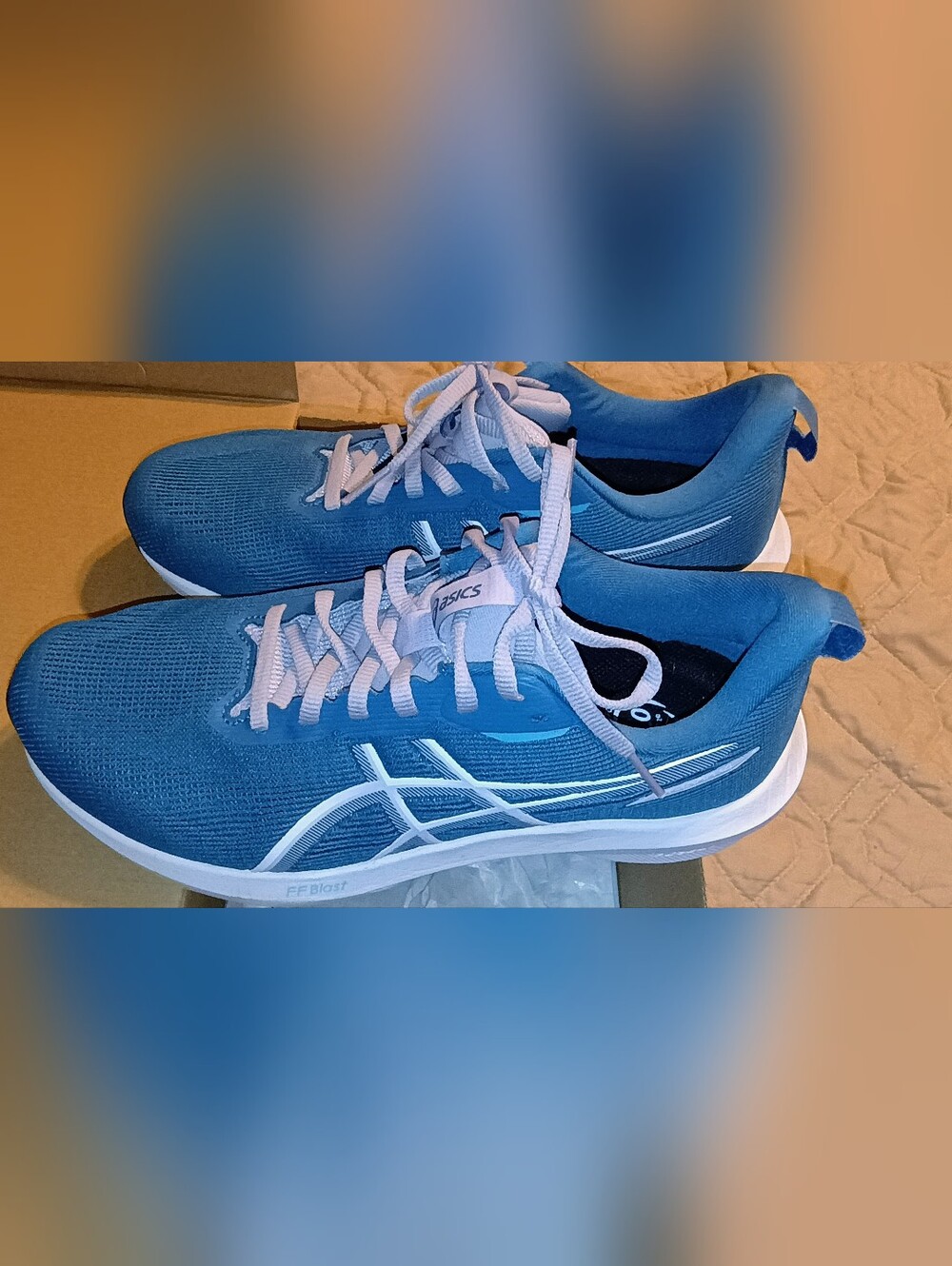 Asics WOMEN'S GT-1000 Blue and White Women Sneakers Sz 9.5
